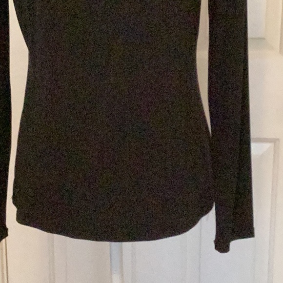 NWT Carmen Mark Valvo Black Slinky Top w/ Gold Studs - Picture 7 of 9
